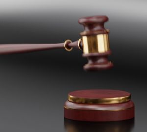 Обезумевший мужчина отрезал соседской собаке голову и бросил расчлененку в лесу