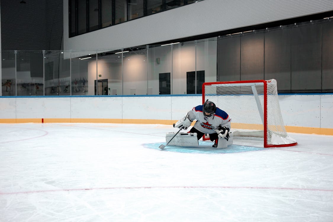 Пензенца обманули при попытке купить хоккейную вратарскую экипировку