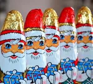 Пензенским детям из малообеспеченных семей подарят новогодние кульки со сладостями