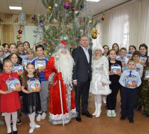 Владимир Вдонин оказал помощь талантливым детям Пензенской области