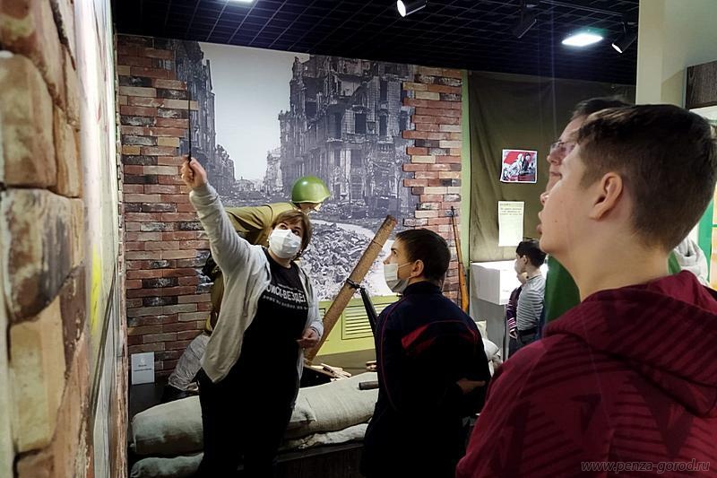 В Пензе для трудных подростков провели экскурсию  в музее находок поисковых отрядов