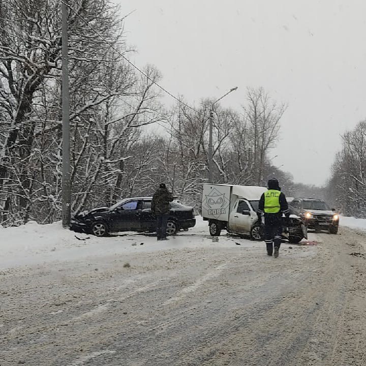 В Пензе женщина пострадала в ДТП с грузовиком