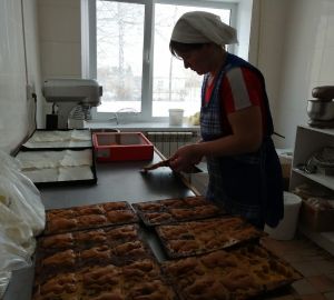 «Тащат сумки из столовой»: пензячка пожаловалась на кражи из пищеблока школы