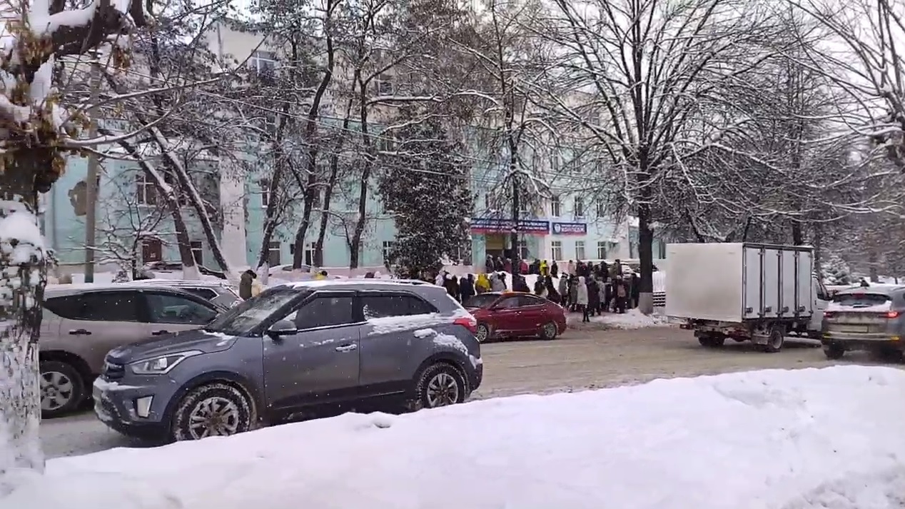 В Пензе на улице Володарского эвакуировали учеников гимназии
