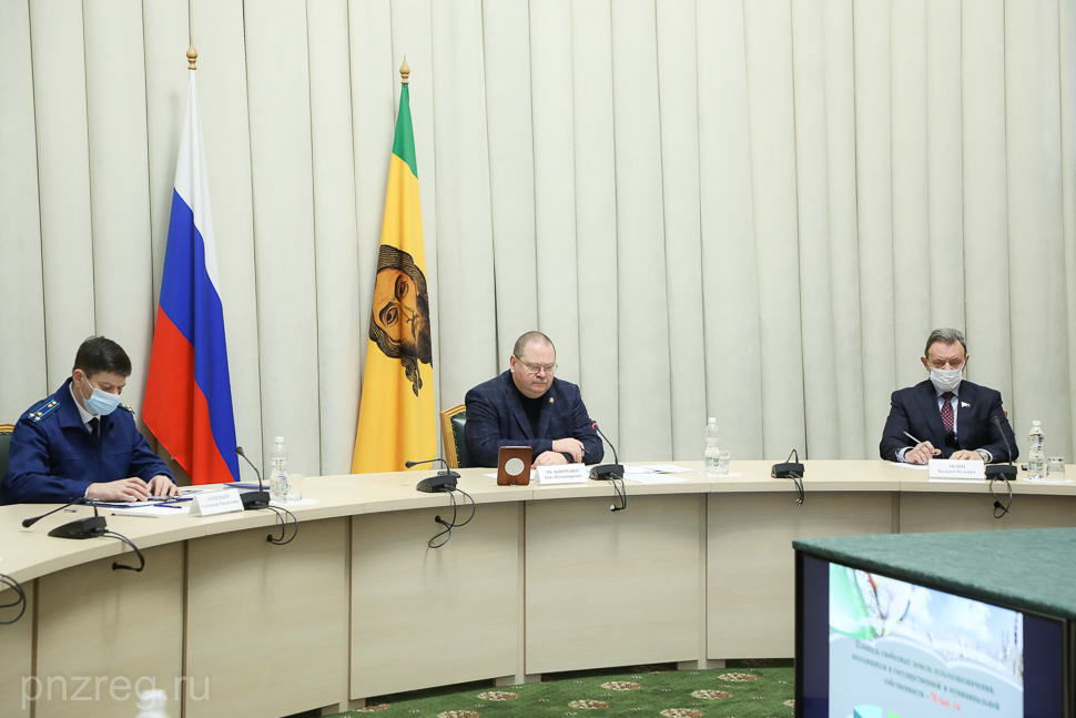 Мельниченко поручил организовать работу по реализации гаражной амнистии