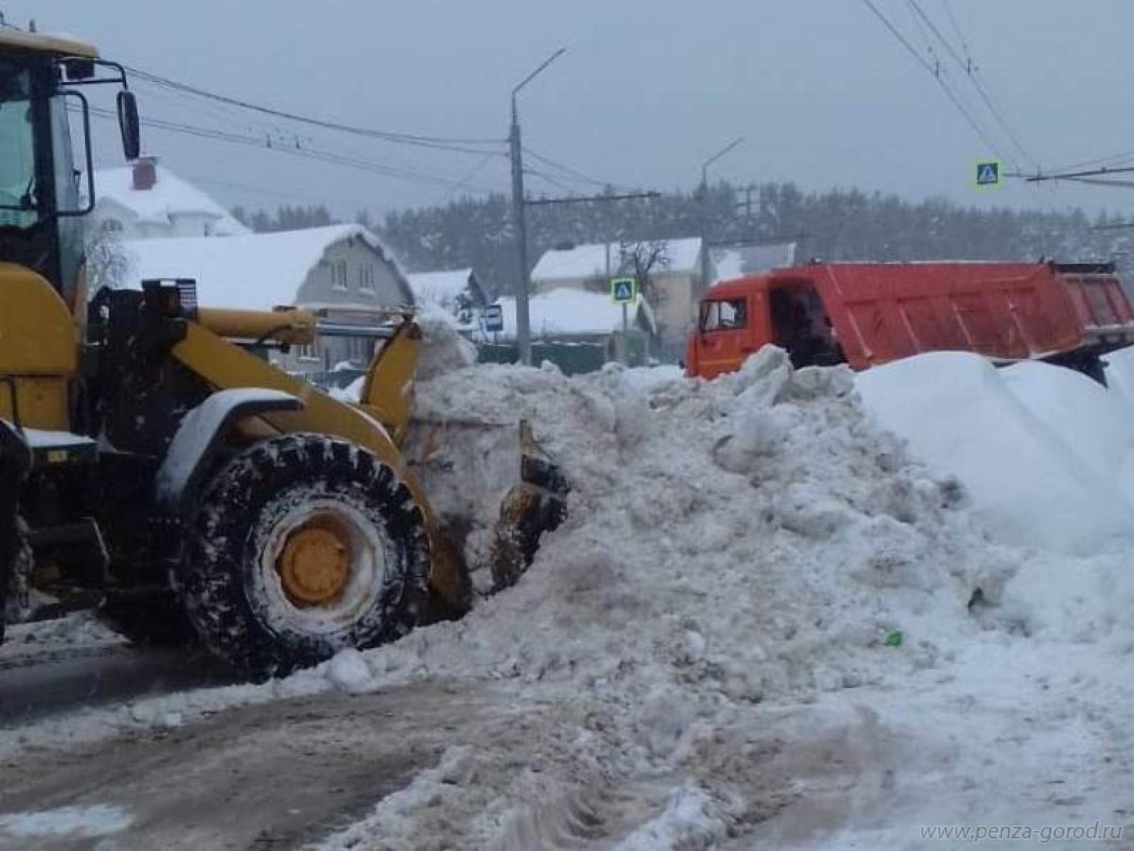 За выходные с пензенских улиц вывезли более 15 тысяч кубометров снега