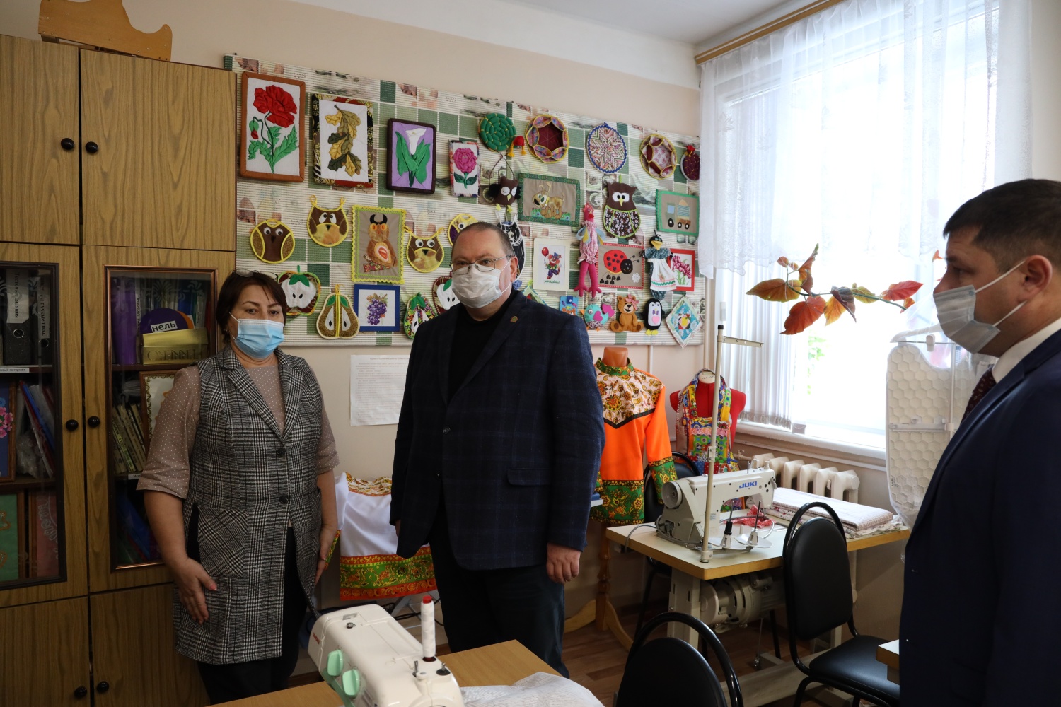 Мельниченко поручил обновить оборудование школы-интерната в Неверкинском районе