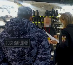 В Пензе незаконно торговали оружием