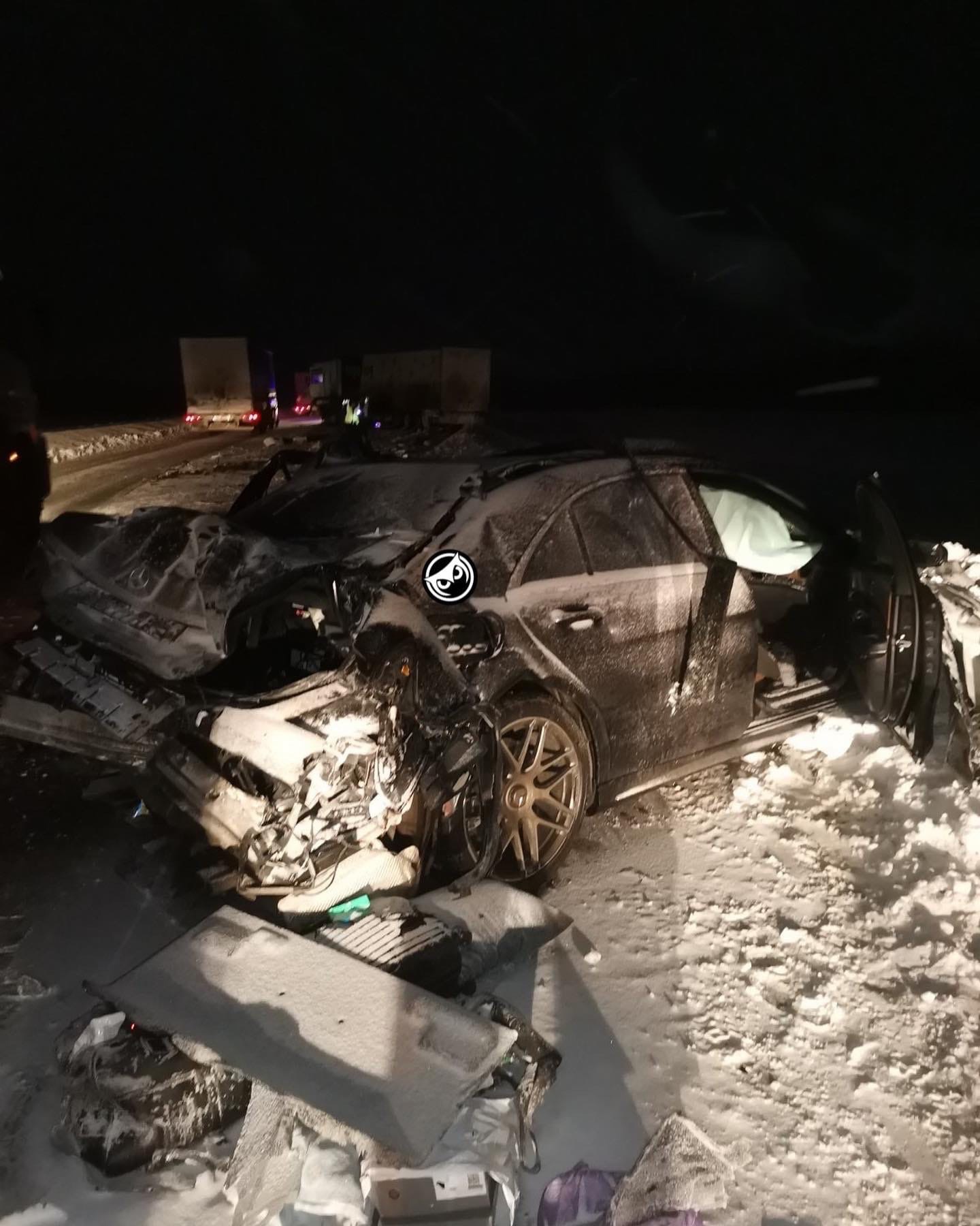 В Бессоновском районе в тройном ДТП погиб водитель мерседеса