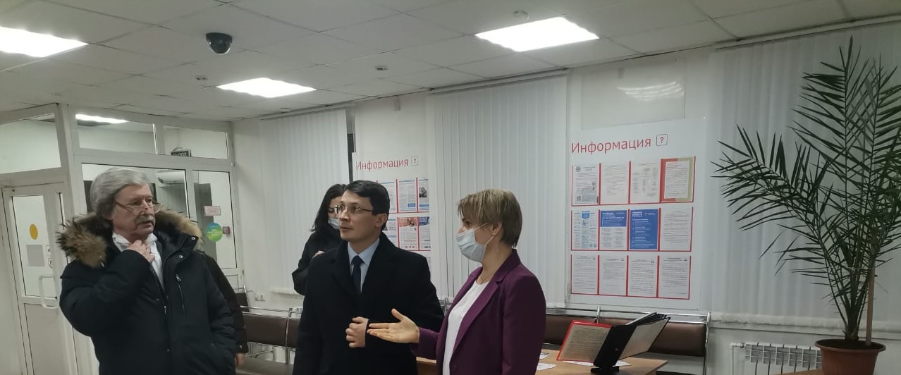 Алмаз Хакимов оценил качество предоставления госуслуг в Кузнецком районе