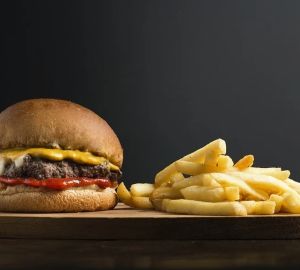 Эксперты назвали продукты, повышающие риск преждевременной смерти на 40%