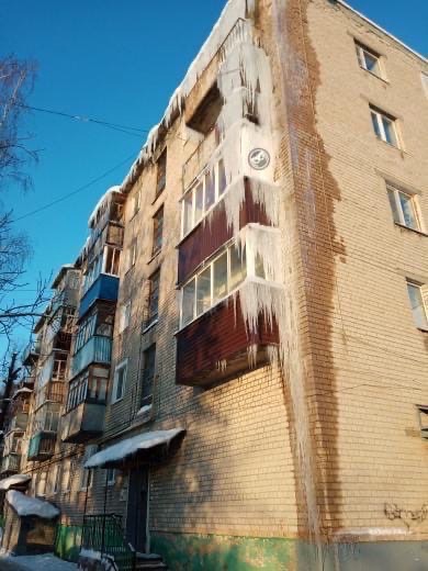 Жителям Пензы угрожает сосулька размером с дом