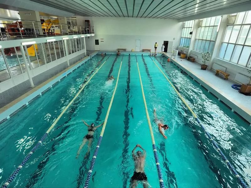 В Пензе после слухов о задержании «потеряли» директора бассейна «Дельфин»