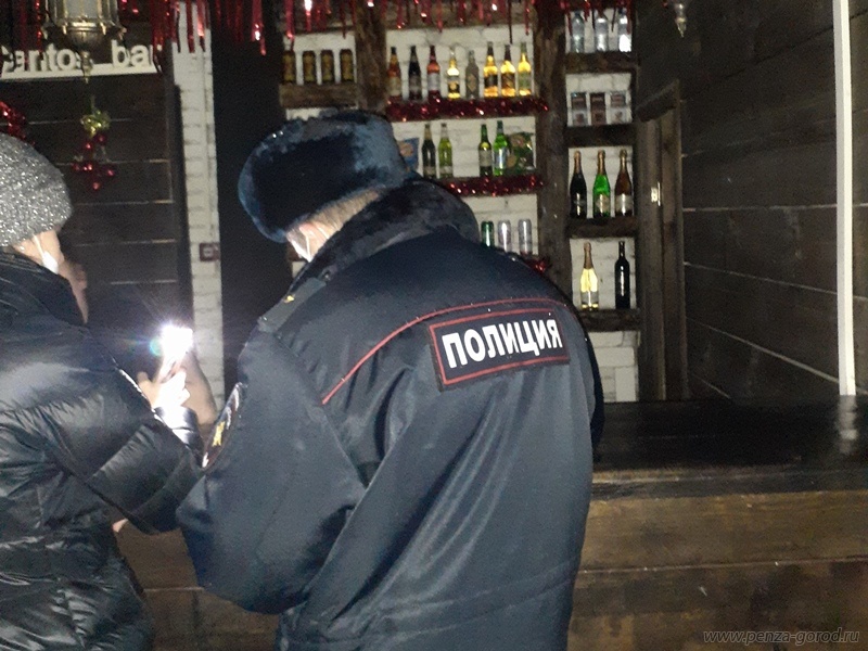 В Пензе полиция прикрыла нелегальную ночную деятельность заведения