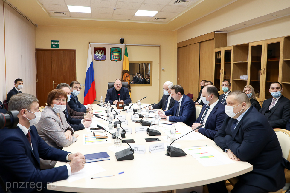 Мельниченко заявил о необходимости укреплять материально-техническую базу ЖКХ