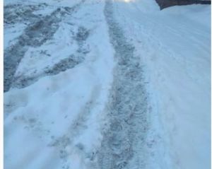 Детская поликлиника в Октябрьском районе завалена снегом