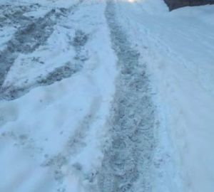 Детская поликлиника в Октябрьском районе завалена снегом