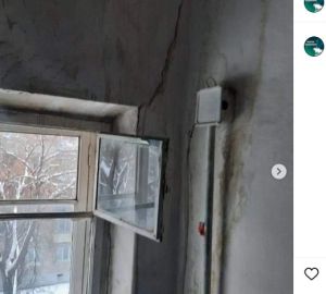 Жители Луначарского боятся обрушения стены в их доме