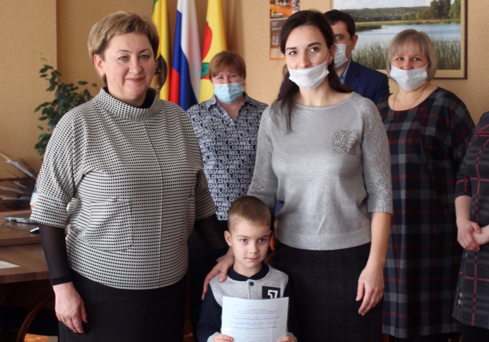 В 2022 году жилищный сертификат более чем на 300 тысяч получит 191 семья региона