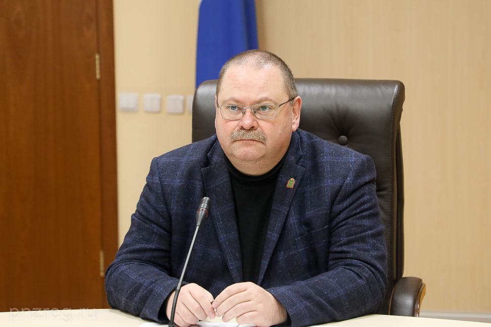 Мельниченко поддержал идею поднять зарплату муниципальным чиновникам