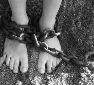 Россиянин 9 дней держал в плену девушку, постоянно насилуя ее