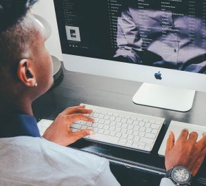 В Госдуме предложили проводить бесплатные курсы для тех, кто сидит на карантине