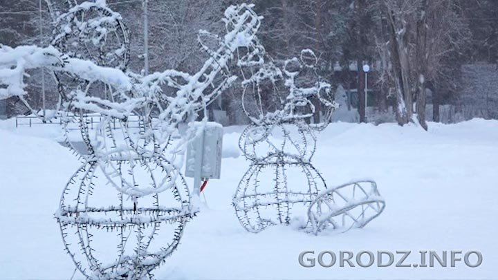 В Заречном вандалы разрушили дорогой арт-объект