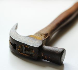 Психически нездоровый россиянин избил молотком ребенка