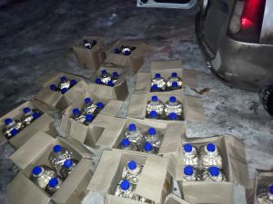 В Кузнецком районе в легковушке нашли 300 литров подозрительного алкоголя