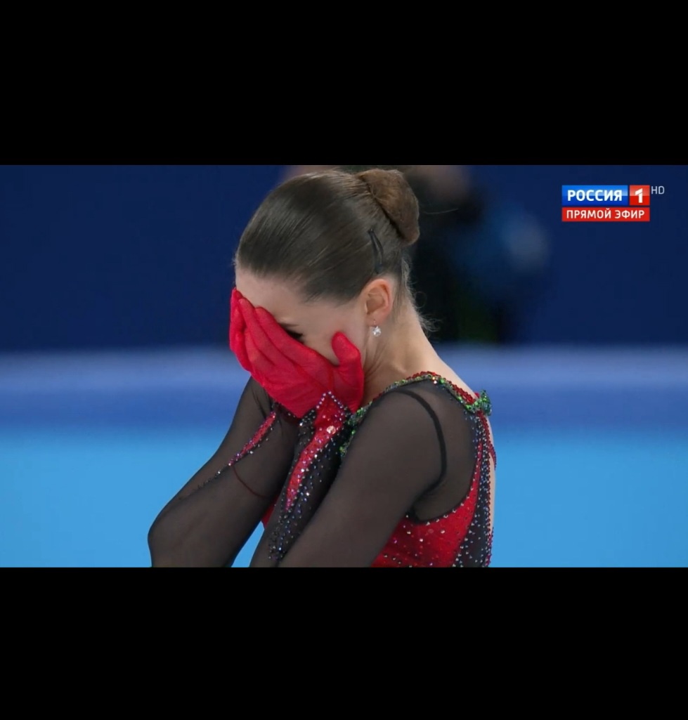 Камила Валиева «завалила» произвольную программу, чемпионкой стала другая россиянка