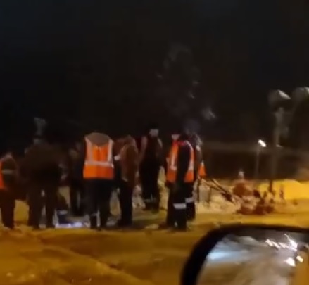 Железнодорожный переезд на улице Аустрина начали ремонтировать