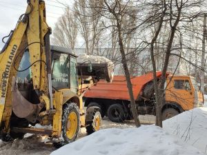 «Надежда-6» очистила дворы на Пушанина 8 и 12