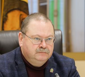 Олег Мельниченко поручил подключить к интернету социально важные объекты