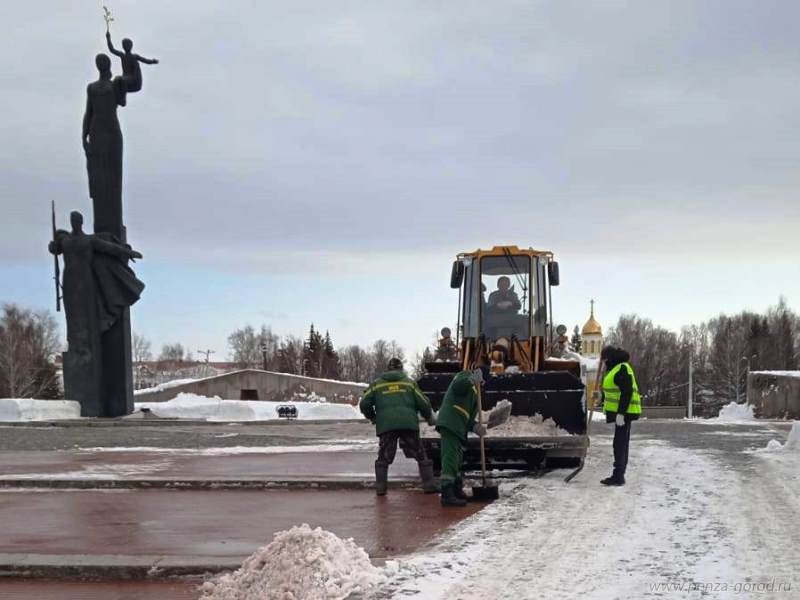 Перед 23 февраля пензенцев попросили убрать машины с улиц