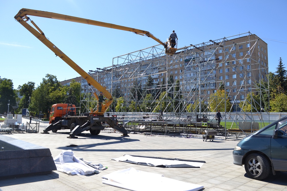 Мельниченко сравнил ситуацию в ЖКХ с земельным вопросом в предреволюционной России
