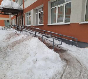 «Дорожка не из легких»: пензенские медики пожаловались на гололед у больницы