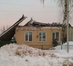 В Сурском крае крыши домов ломаются под тяжестью снега