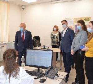 Иван Краснов посетил станцию скорой помощи и контакт-центры в Пензе