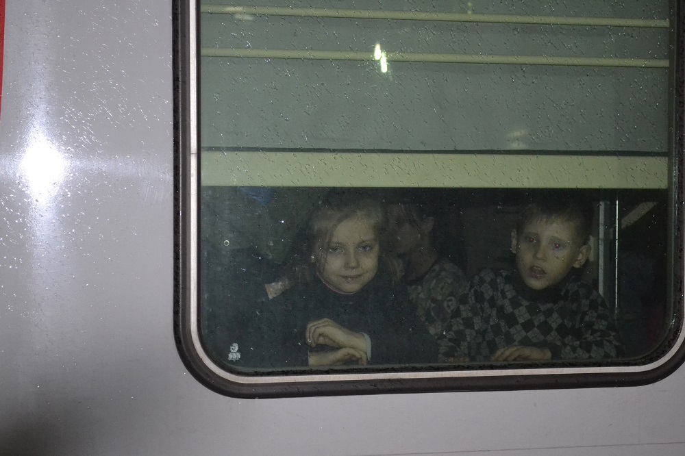 Олег Мельниченко: "Горячее питание эвакуированным из ДНР и ЛНР будет обеспечено завтра с 7 утра"