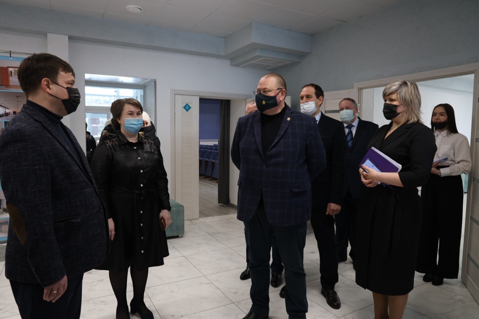 Мельниченко распорядился организовать мероприятия в отремонтированном ДК в Лунино