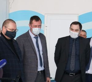 Мельниченко пообещал привести бассейны в нормативное состояние