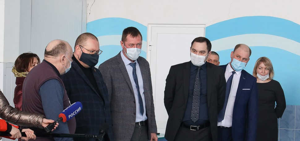 Мельниченко пообещал привести бассейны в нормативное состояние