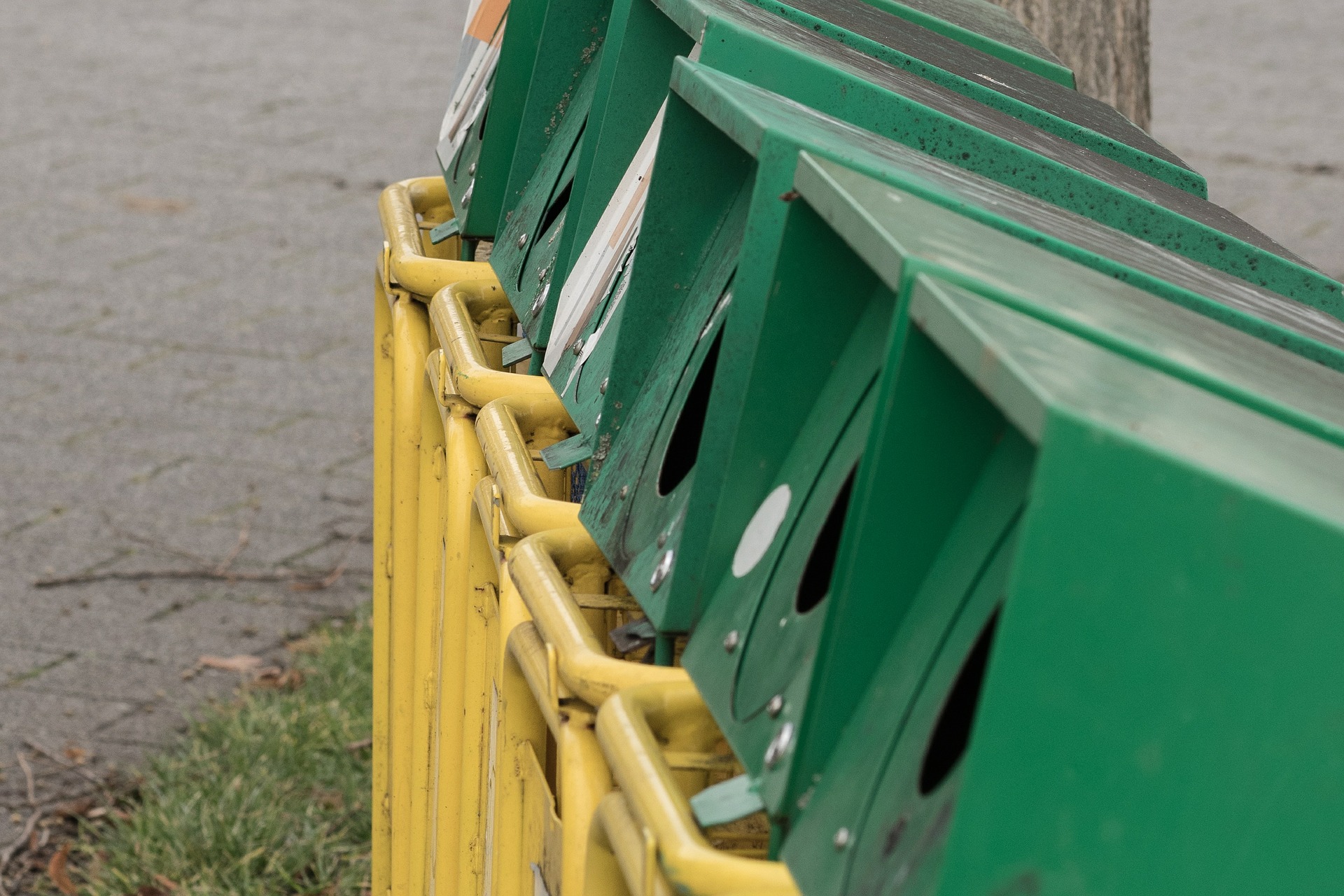 Пензенцев попросили не оставлять машины рядом с мусорными площадками