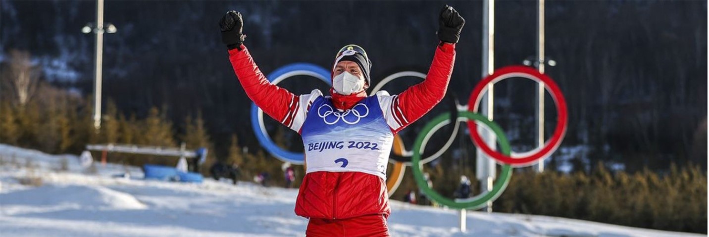 Александр Большунов стал серебряным олимпийским призером в гонке на 15 километров