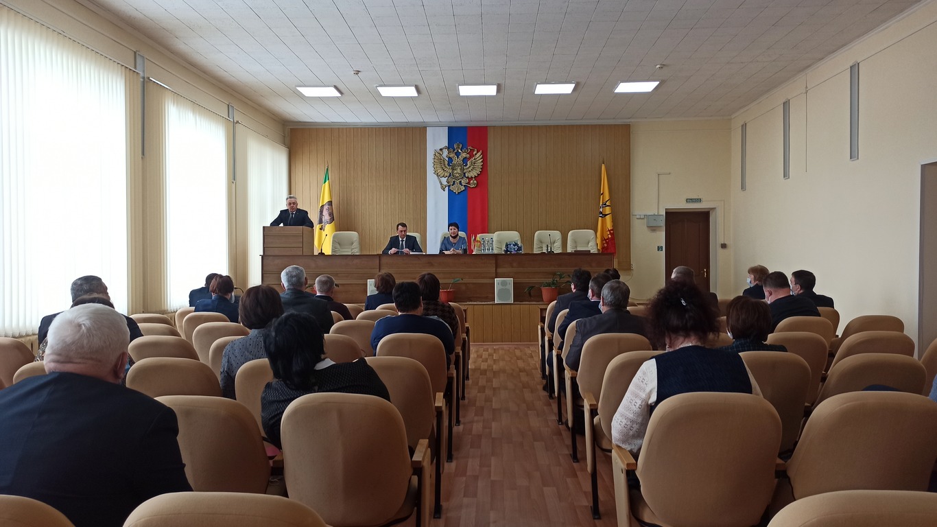 Глава администрации Шемышейского района досрочно покинул свой пост