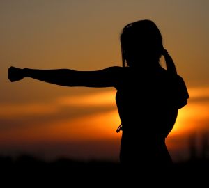 В Госдуме предложили разрешить любую самооборону при проникновении в жилище