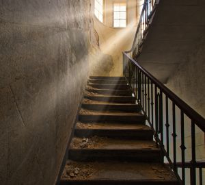 Пензенские спасатели помогли мужчине спуститься с технической площадки