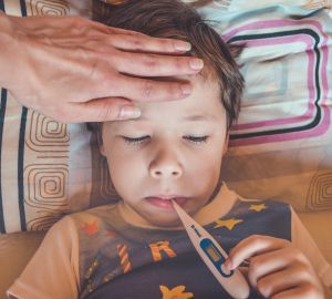 Пензенские врачи рассказали, как правильно сбивать температуру у детей