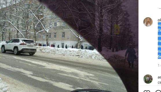 Пензенцы с температурой ждут приема врача на улице у поликлиники