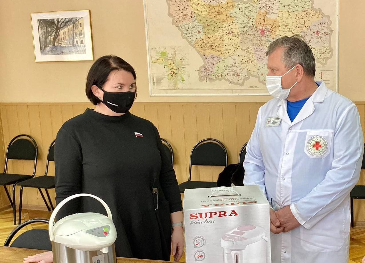 Ольга Чистякова передала термопоты для беременных, заболевших ковидом